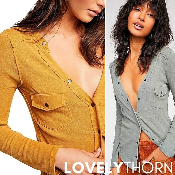 Free People Tops - FREE PEOPLE // long sleeve plunge snap button flap pocket woven knit henley